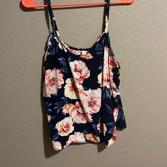 Old navy tank top - Picture 1 of 2